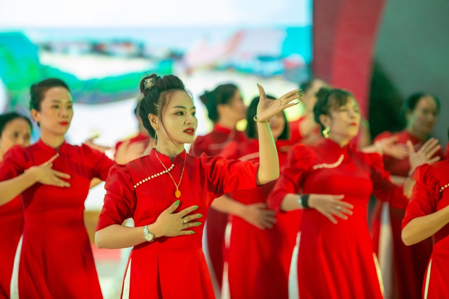 Dân vũ, môn thể thao nghệ thuật thu hút người dân ở Quảng Bình - Ảnh 2.