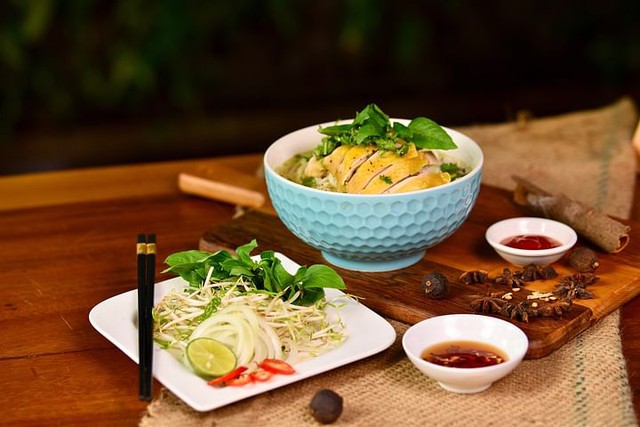 Báo quốc tế gợi ý các món ăn &quot;ví như linh hồn&quot; của ẩm thực Việt Nam - Ảnh 1.