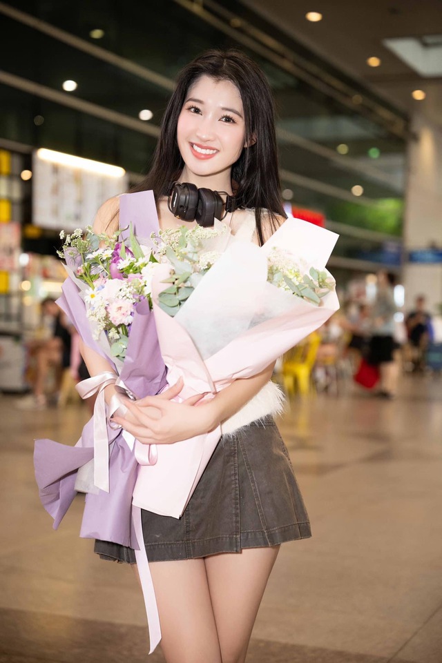 Phương Nhi trở về Việt Nam sau khi chinh chiến Miss International: Nhan sắc rạng rỡ, được netizen chào đón - Ảnh 1.