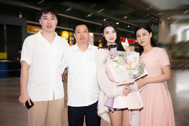Phương Nhi trở về Việt Nam sau khi chinh chiến Miss International: Nhan sắc rạng rỡ, được netizen chào đón - Ảnh 5.