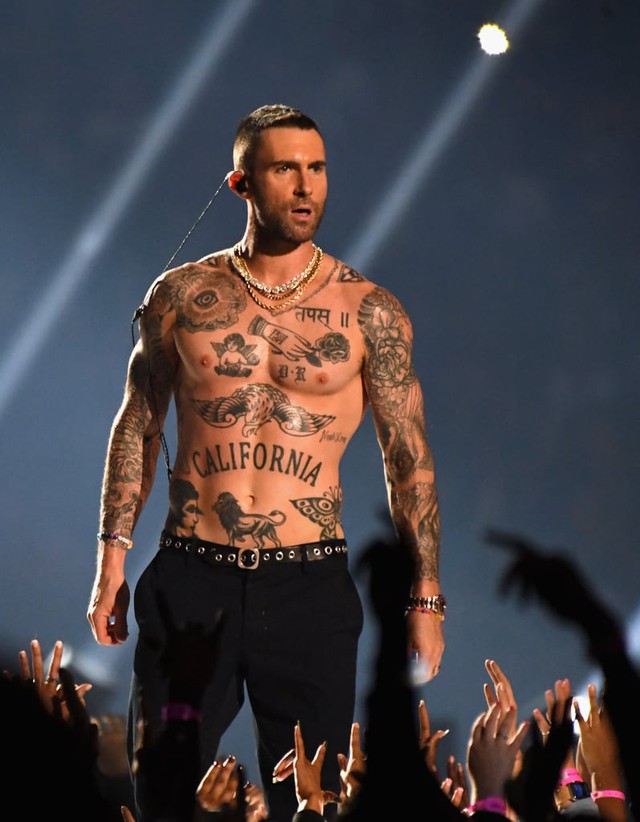 Adam Levine - trưởng nhóm tài hoa của Maroon 5: đi hát, đóng phim, làm HLV đều giỏi, fan girl rất yêu! - Ảnh 2.