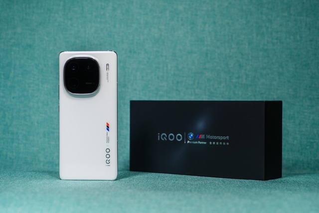 vivo ra mắt smartphone Snapdragon 8 Gen 3, camera zoom 100X, giá chỉ từ hơn 13 triệu đồng - Ảnh 2.