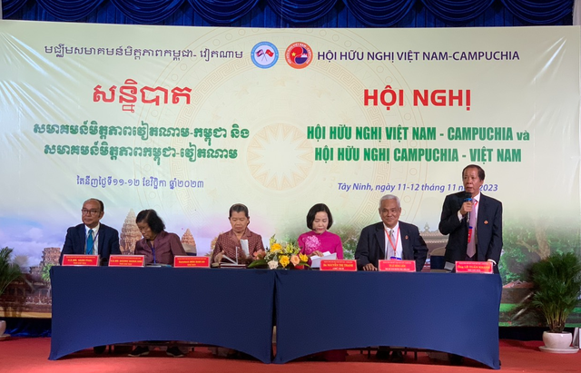 Đẩy mạnh tình đoàn kết hữu nghị và hợp tác nhân dân giữa hai nước Việt Nam và Campuchia - Ảnh 1.