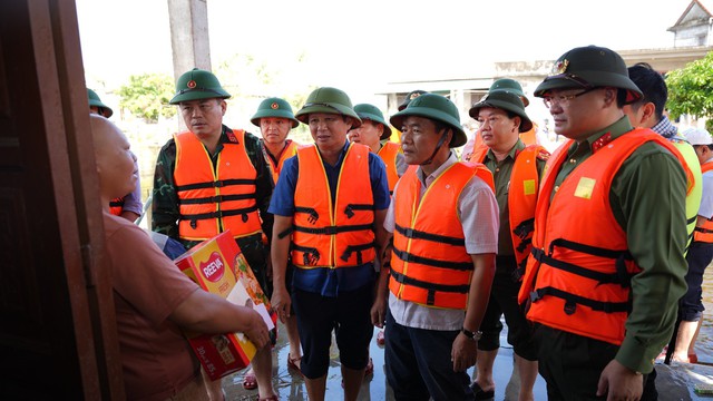 Thừa Thiên Huế khẩn trương khắc phục sau mưa lũ lớn - Ảnh 7.