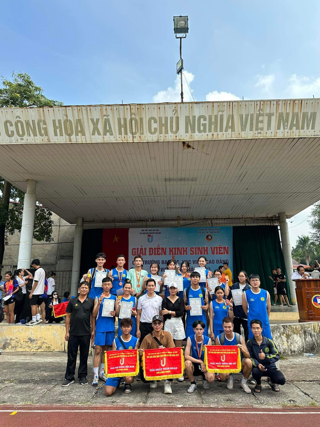 Học viện Nông nghiệp Việt Nam đoạt Nhất toàn đoàn tại giải Điền kinh sinh viên các trường Đại học, Học viện và Cao đẳng khu vực Hà Nội 2023 - Ảnh 2.