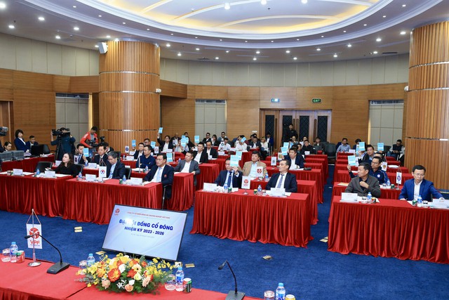 Đại hội Cổ đông VPF nhiệm kỳ 2023-2026: Xác định 5 nhiệm vụ nâng cao chất lượng, hình ảnh bóng đá Việt Nam - Ảnh 1.