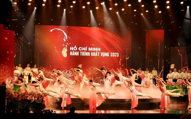 Học tập và làm theo tư tưởng, đạo đức Hồ Chí Minh đã trở thành nhu cầu văn hóa của các tầng lớp nhân dân - Ảnh 4. Học tập và làm theo tư tưởng, đạo đức Hồ Chí Minh đã trở thành nhu cầu văn hóa của các tầng lớp nhân dân - Ảnh 4.