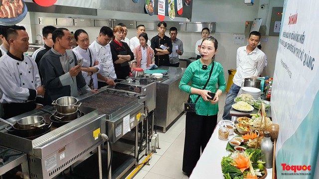 Đà Nẵng: Tập huấn chế biến chuẩn vị món ăn vùng miền phục vụ khách du lịch  - Ảnh 1.