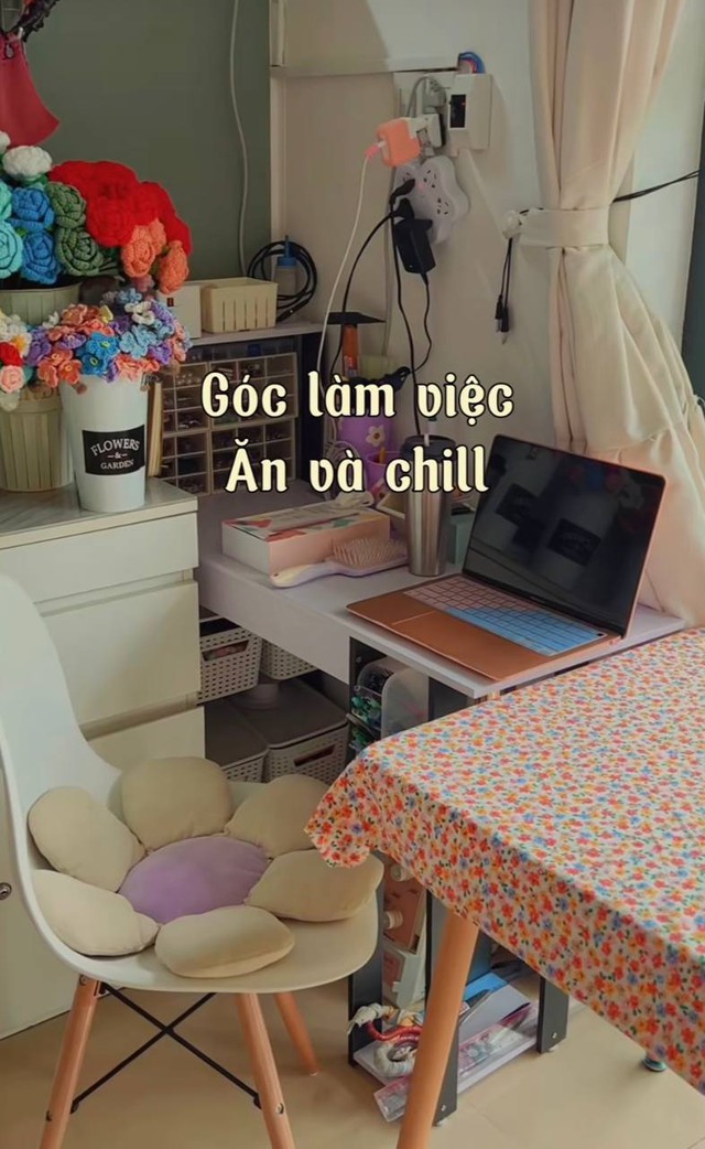 Căn phòng 30m2 nhưng có ban công trồng đủ loại cây: Chỉ tốn 5 triệu decor, có luôn góc khởi nghiệp - Ảnh 4.