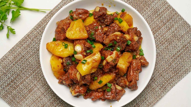 Sườn heo làm thế này "bao ngon", nấu bao nhiêu cơm cũng hết! - Ảnh 1.