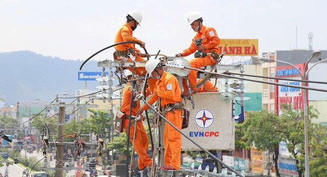 EVNCPC triển khai các giải pháp bảo đảm cung ứng điện các tháng cuối năm 2023 và năm 2024 - Ảnh 1.