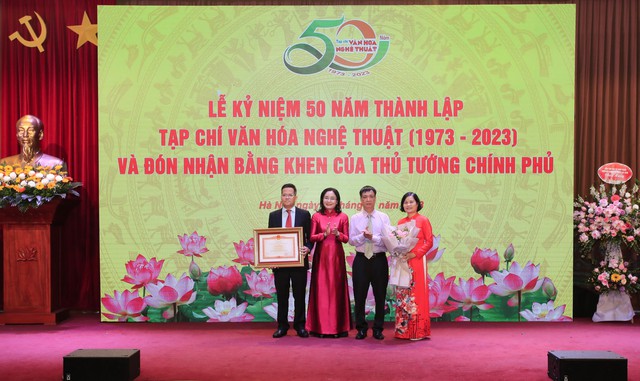 Tạp chí Văn hóa Nghệ thuật nhận Bằng khen của Thủ tướng nhân dịp kỷ niệm 50 năm thành lập - Ảnh 4. Tạp chí Văn hóa Nghệ thuật nhận Bằng khen của Thủ tướng nhân dịp kỷ niệm 50 năm thành lập - Ảnh 4.