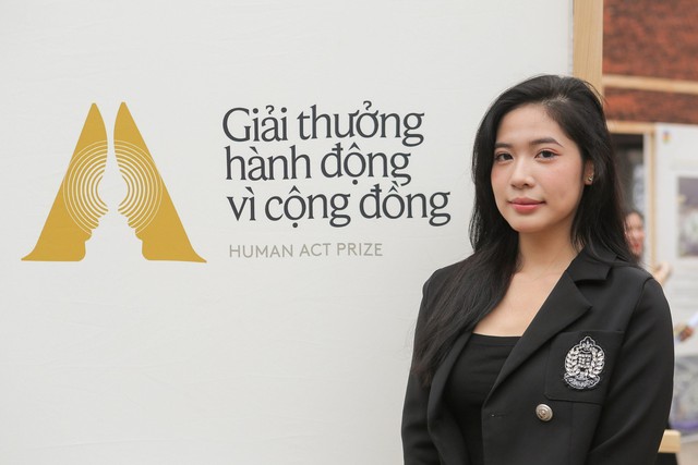 Giới trẻ hào hứng check - in với các tác phẩm trưng bày tại Triển lãm Hành động vì cộng đồng - Human Act Prize năm 2023 - Ảnh 5. Giới trẻ hào hứng check - in với các tác phẩm trưng bày tại Triển lãm Hành động vì cộng đồng - Human Act Prize năm 2023 - Ảnh 5.