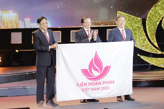 Tro tàn rực rỡ đoạt Bông Sen Vàng Liên hoan Phim Việt Nam lần thứ 23 - Ảnh 3.