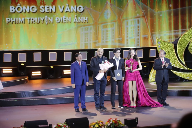 Tro tàn rực rỡ đoạt Bông Sen Vàng Liên hoan Phim Việt Nam lần thứ 23 - Ảnh 1.