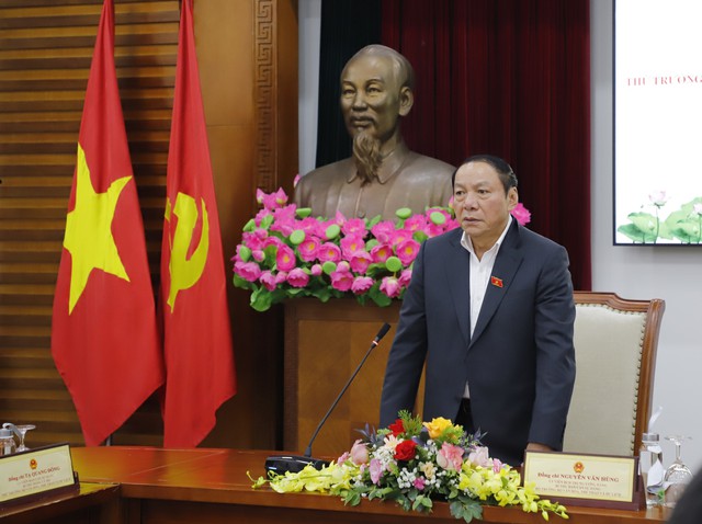 Trao quyết định nghỉ hưu theo chế độ cho Thứ trưởng Bộ VHTTDL Đoàn Văn Việt - Ảnh 2.