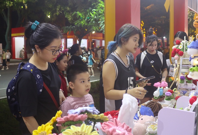 Quảng bá làng nghề truyền thống qua Lễ hội Quà tặng Du lịch Hà Nội năm 2023 - Ảnh 6.