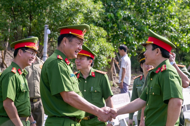 Đoàn công tác CA Tp. Hồ Chí Minh tri ân Đại tướng Võ Nguyên Giáp - Ảnh 4.