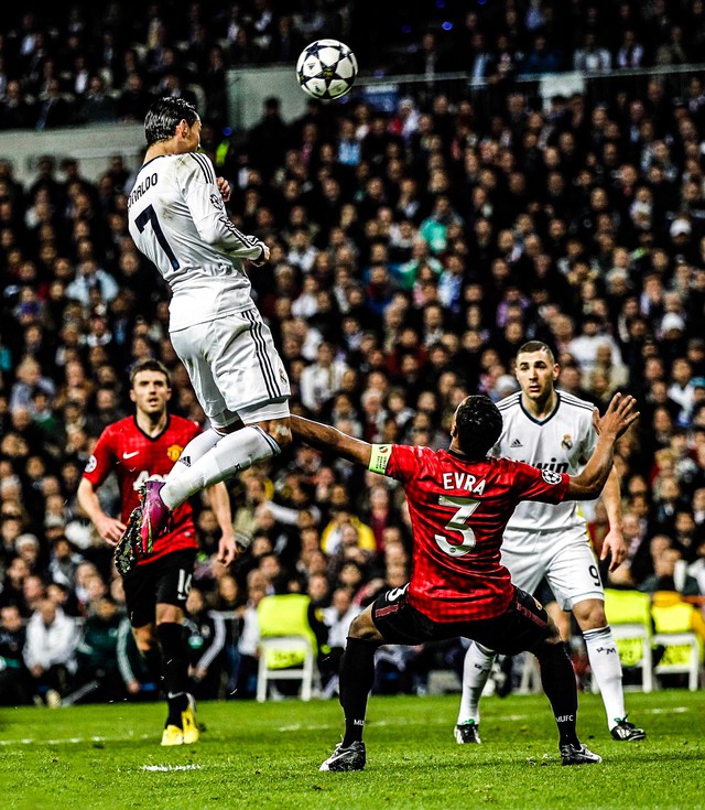 Những pha bật cao nhất lịch sử làng bóng đá: Choáng váng với kỷ lục của Ronaldo - Ảnh 5.