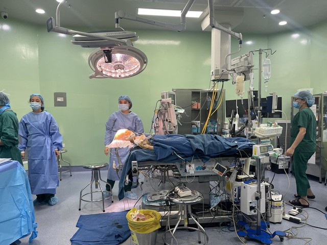 Bệnh viện tuyến trung ương tìm cách đảm bảo thuốc, vật tư, trang thiết bị y tế như thế nào? - Ảnh 1. Bệnh viện tuyến trung ương tìm cách đảm bảo thuốc, vật tư, trang thiết bị y tế như thế nào? - Ảnh 1.