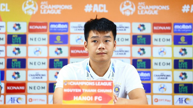 Hậu vệ Thành Chung: “Hà Nội FC siết chặt tay nhau vượt qua khó khăn và quyết giành điểm trước Wuhan Three Towns - Ảnh 1.