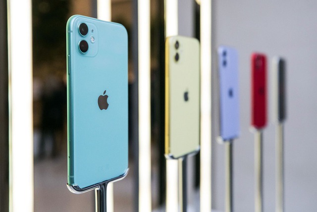 Giảm hơn nửa giá, đây là mẫu iPhone rẻ nhất hiện nay: Chưa tới 10 triệu đồng đã có ngay máy mới - Ảnh 2.