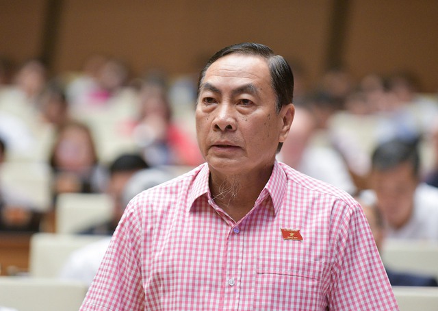 Bộ trưởng Nguyễn Kim Sơn: Giá sách giáo khoa khi xã hội hóa chưa rẻ như mong muốn - Ảnh 3.