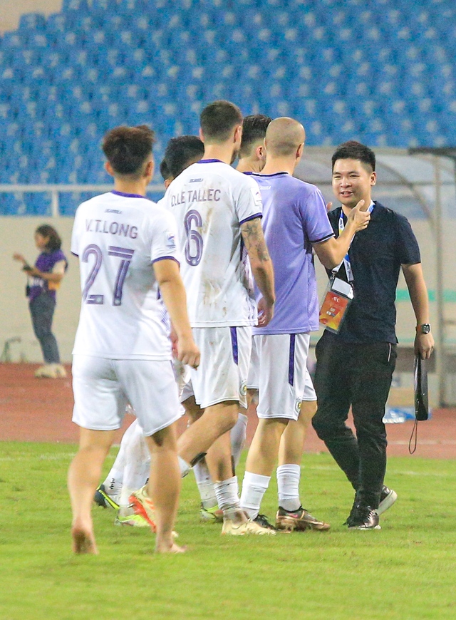 CLB Hà Nội được thưởng 1,3 tỷ, Tuấn Hải được thưởng riêng 500 triệu sau chiến thắng đầu tiên ở AFC Champions League - Ảnh 1.