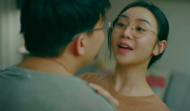 "Chúng ta của 8 năm sau" phần 2 lên sóng và phản ứng bất ngờ từ phía khán giả - Ảnh 4. "Chúng ta của 8 năm sau" phần 2 lên sóng và phản ứng bất ngờ từ phía khán giả - Ảnh 4.