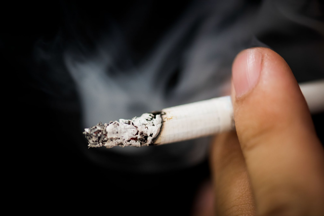 Việt Nam nằm trong nhóm tỷ lệ hút thuốc lá cao: Bộ Y tế kêu gọi tăng cường thanh kiểm tra, xử lý vi phạm  - Ảnh 1.