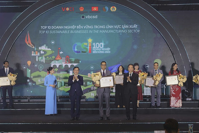 Nestlé Việt Nam dẫn đầu trong Top 100 Doanh Nghiệp Bền Vững năm 2023  - Ảnh 1.