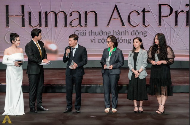 MC Vĩnh Phú: &quot;Hành trình Human Act Prize 2023 và đêm trao giải đã thay đổi cách tôi làm nghề&quot; - Ảnh 3.