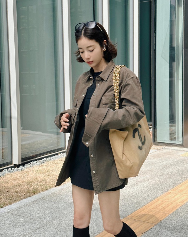 Fashionista Hàn Quốc có phong cách siêu trẻ trung ở tuổi 40, ngắm là muốn học theo - Ảnh 7.
