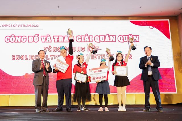 Chung kết English Olympics of Vietnam (EOV) 2023: Hướng học sinh tới phát triển toàn diện kỹ năng và tư duy Công dân toàn cầu - Ảnh 1.