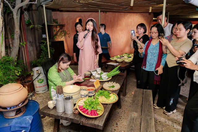 Nghệ nhân ẩm thực Việt biểu diễn các món ăn dân gian có nguy cơ mai một - Ảnh 1.