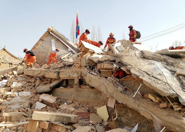 Điện thăm hỏi về trận động đất gây thiệt hại nặng tại Trung Quốc - Ảnh 1.