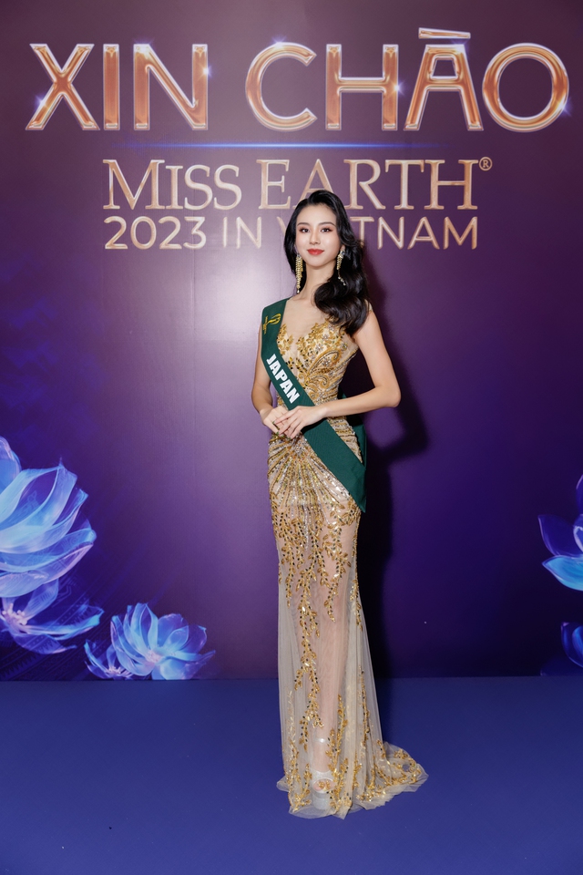 90 thí sinh Miss Earth 2023 ra mắt khán giả Việt Nam, khoe nhan sắc quyến rũ với trang phục dạ hội - Ảnh 12.