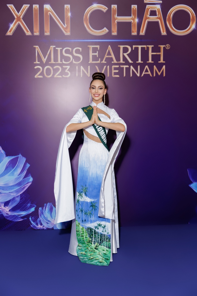 90 thí sinh Miss Earth 2023 ra mắt khán giả Việt Nam, khoe nhan sắc quyến rũ với trang phục dạ hội - Ảnh 3.