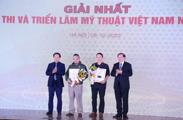 Tôn vinh những thành tựu mỹ thuật các họa sĩ, nhà điều khắc Việt Nam - Ảnh 2.