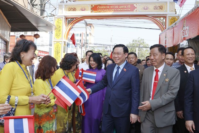 Chủ tịch Quốc hội Vương Đình Huệ khai trương Phố Việt Nam tại Thái Lan - Ảnh 3.