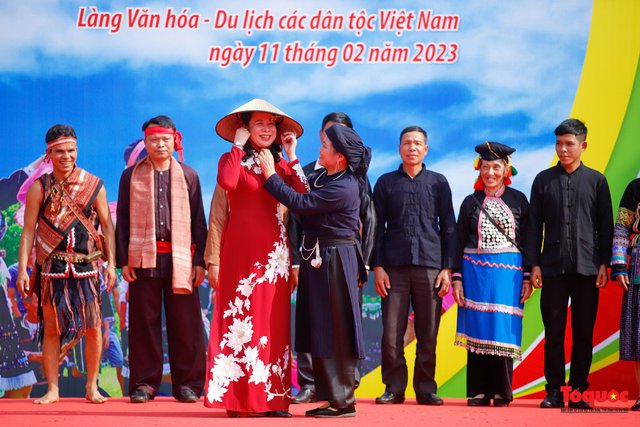 Văn hóa các dân tộc Việt Nam khơi dậy niềm tự hào dân tộc, làm phong phú đời sống văn hóa tinh thần của nhân dân - Ảnh 4.