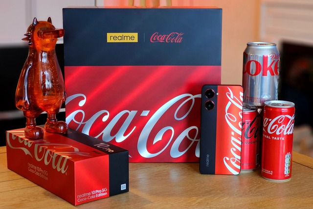Ra mắt điện thoại Coca-Cola, giá chỉ 5,9 triệu đồng - Ảnh 1.