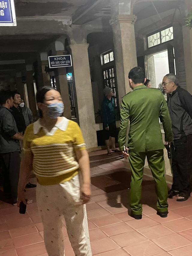 Thông tin mới về vụ ngộ độc tập thể khiến 5 người nguy kịch ở Nghệ An - Ảnh 1.
