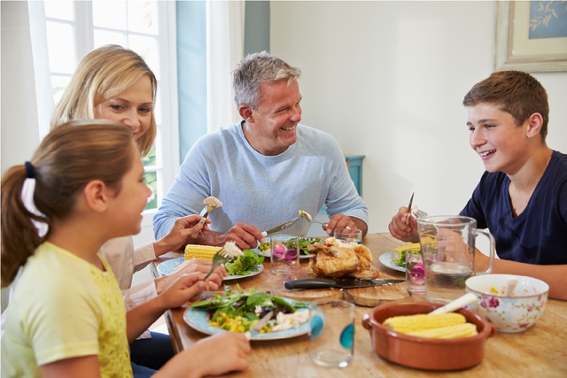 Người dân &quot;vùng xanh&quot; sống thọ trăm tuổi vì có 4 thói quen cực đơn giản trong bữa ăn - Ảnh 4.