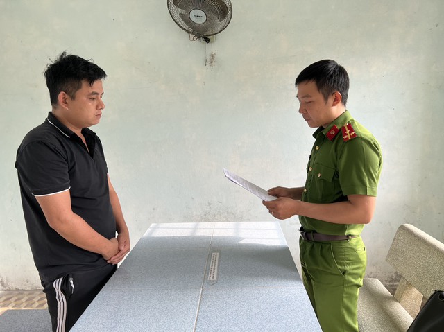 Thêm giám đốc, cán bộ Trung tâm đăng kiểm xe cơ giới ở Đà Nẵng bị bắt - Ảnh 2.