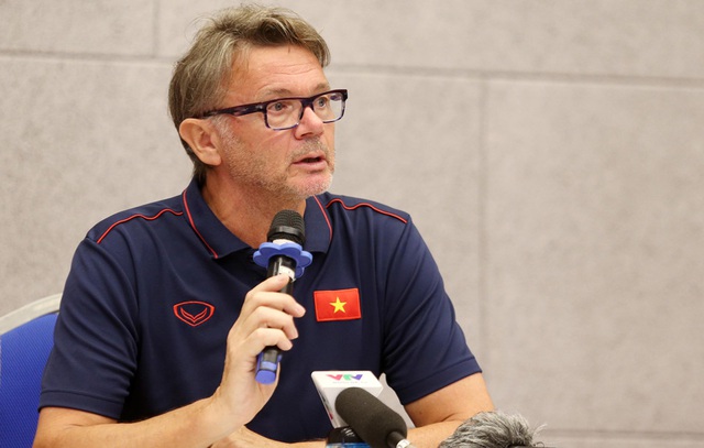 HLV Philippe Troussier chính thức &quot;ngồi ghế nóng&quot; dẫn dắt tuyển Việt Nam - Ảnh 1.