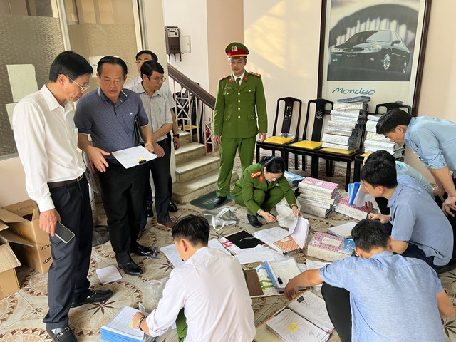 Bắt 3 thành viên Ban giám đốc Trung tâm đăng kiểm cơ giới tỉnh Thừa Thiên Huế - Ảnh 2.