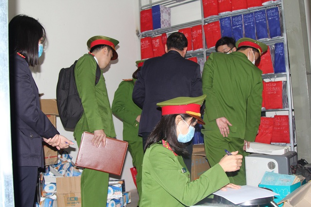 Thêm một Phó Giám đốc và 2 kiểm định viên ở Nghệ An bị bắt vì nhận hối lộ - Ảnh 3.
