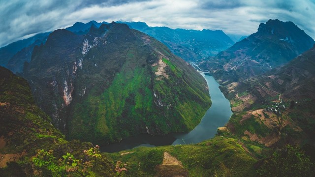 10 địa danh đẹp nhất Việt Nam năm 2023 do độc giả bình chọn: Có nơi được mệnh danh là &quot;Tiểu Vạn lý trường thành&quot; - Ảnh 4.