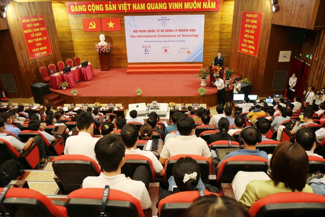 Ngày càng nhiều phụ nữ trẻ bị ngộ độc rượu, chất gây nghiện và dùng thuốc an thần - Ảnh 3.